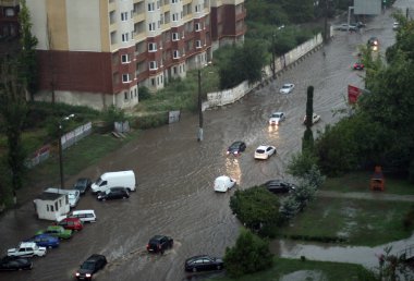 taşkın bir sokak odessa sular altında.