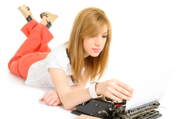 Joven estudiante con máquina de escribir hold —  Fotos de Stock