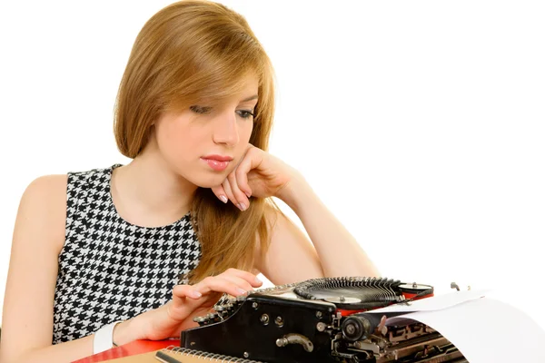 Mujer elegante trabajando en la máquina de escribir — Foto de Stock