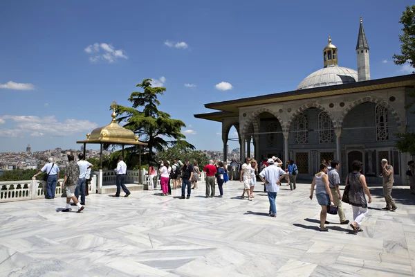 Bovenste terras en Bagdad kiosk, topkapi palace, istanbul, Turkije — Stockfoto