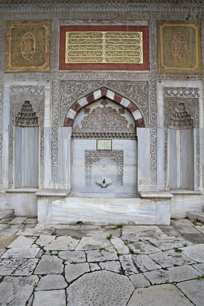 Vue détaillée de III. Fontaine Ahmet, Istanbul — Photo