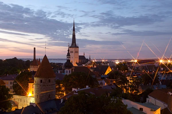 Panoramisch uitzicht op het oude centrum van Tallinn — Stockfoto
