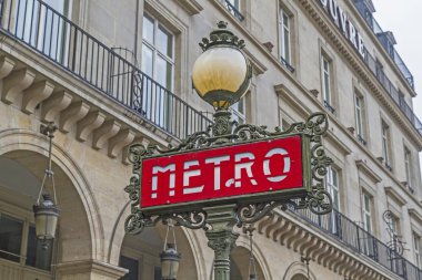 Paris metro metro işareti