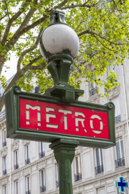 Paris metro metro işareti