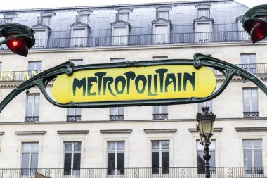 Paris metro metro işareti