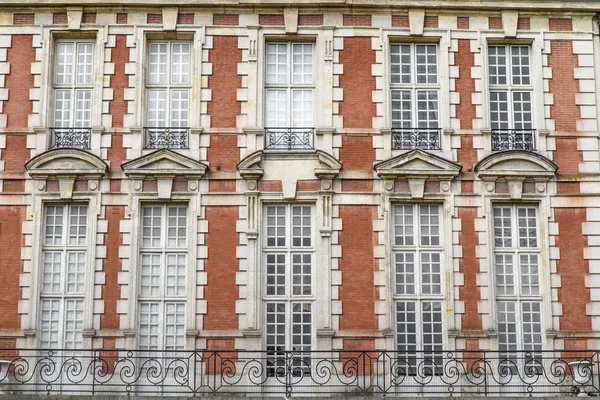 Typical parisian architecture, France — Stock Photo, Image