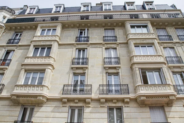 Arquitetura típica parisiense, França — Fotografia de Stock