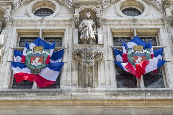 French national flags outside Hotel de Ville building, Paris — Stock Photo, Image
