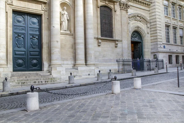 Entrada a la Universidad de la Sorbona en París, Francia — Foto de Stock