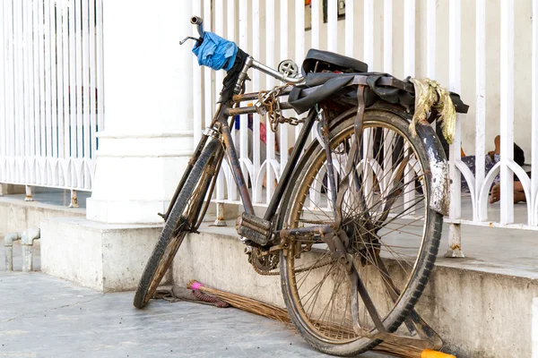 Vieja bicicleta en Delhi, India —  Fotos de Stock