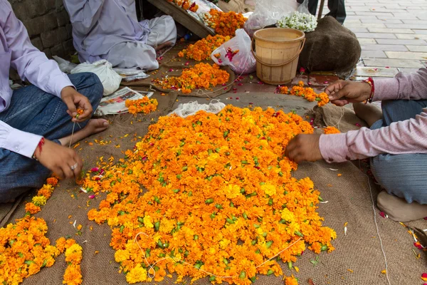 在德里，印度生产的花卉装饰 — 图库照片