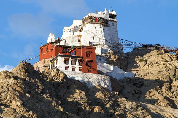 Chrám Maitreya výhledem na leh, Ladakhu, Indie — Stock fotografie