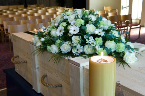Coffin en crematorio — Foto de Stock
