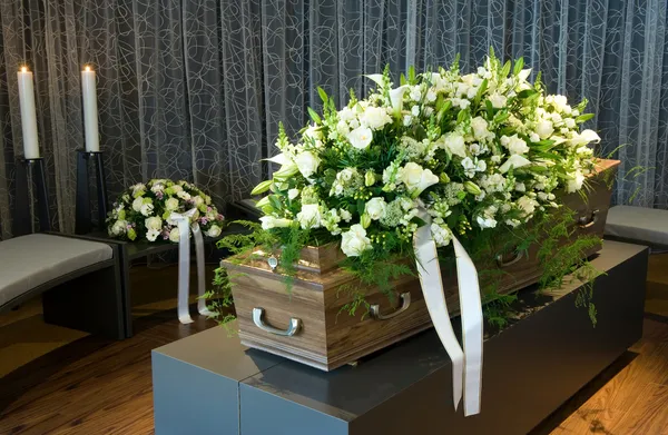 Cercueil à la morgue Images De Stock Libres De Droits