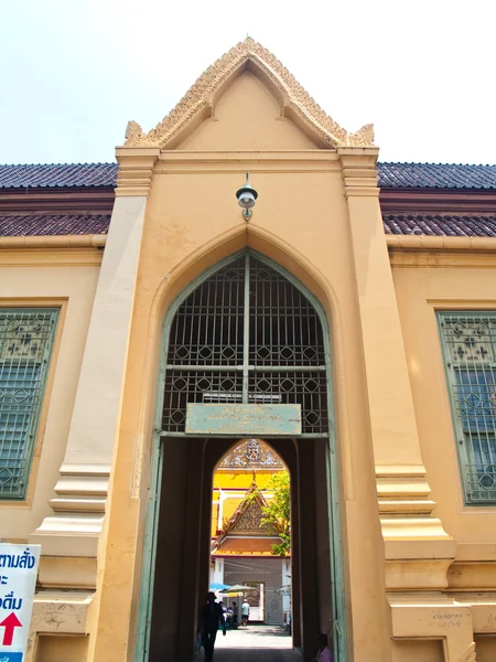 Wejście thawon watthu buding — Zdjęcie stockowe