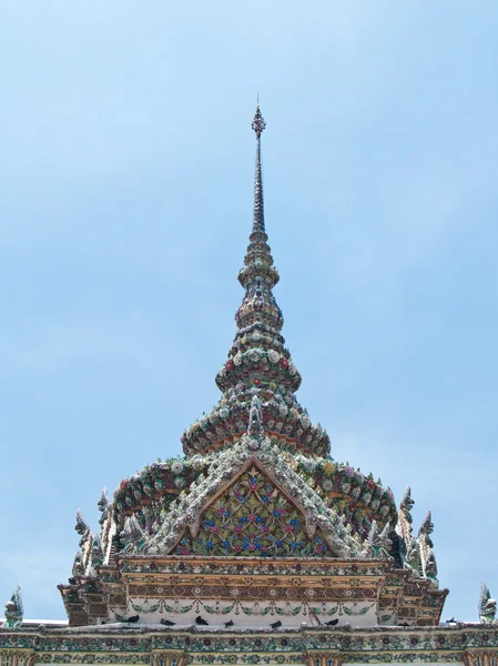 Crest of Phra Viharn Yod — Stock Photo, Image