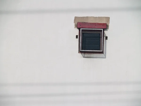Küçük bir pencere — Stok fotoğraf