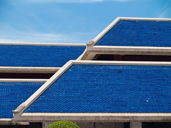 Голубая крыша — стоковое фото