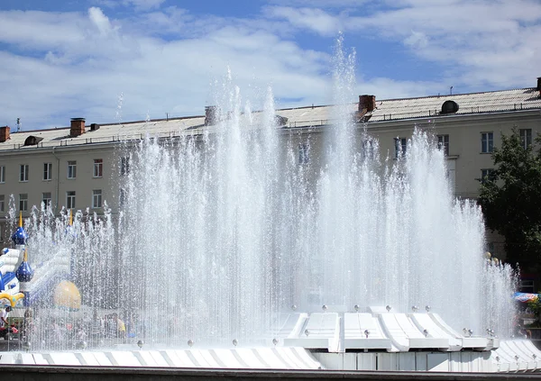 在鄂木斯克中心喷泉 — 图库照片