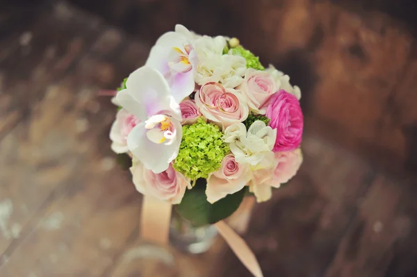 花束を持つ花嫁 — ストック写真