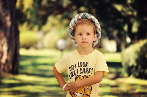 The boy in a hat — Stock Photo, Image
