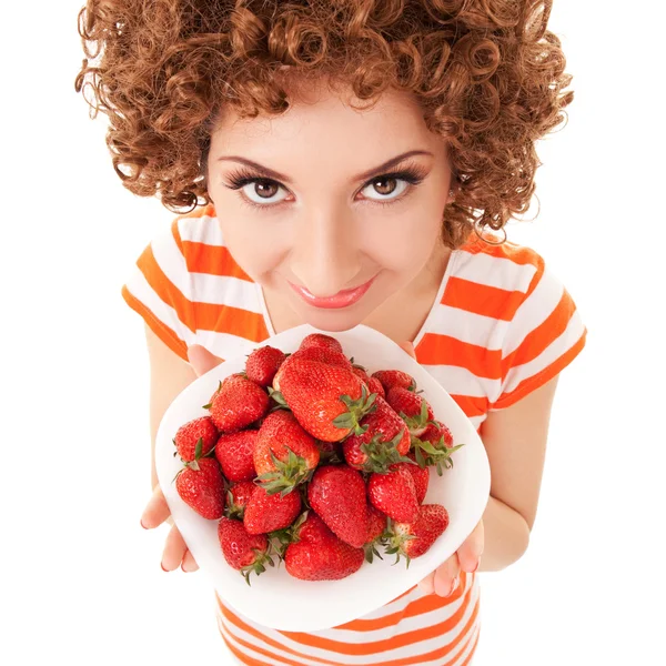 Lustige Frau mit Erdbeere auf weißem Hintergrund — Stockfoto