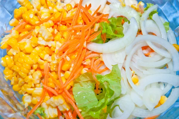 Färska grönsaker sallad — Stockfoto