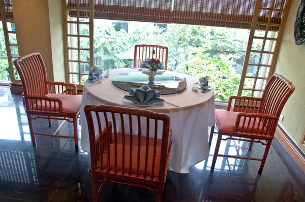 La mesa de comedor en un restaurante —  Fotos de Stock