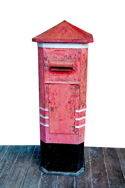 Stary postbox na białym tle — Zdjęcie stockowe