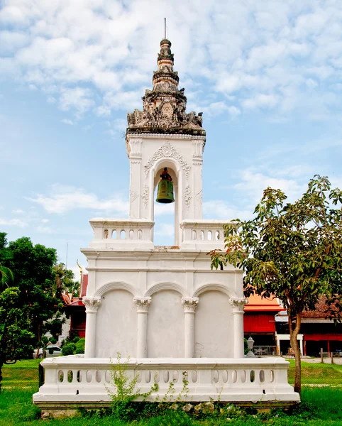 La campana de la torre en templo — Foto de Stock