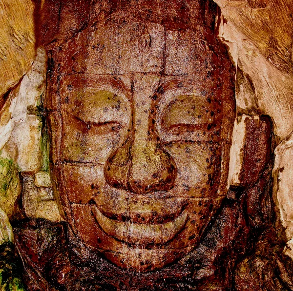 Skulptur sandsten huvudet av deva — Stockfoto