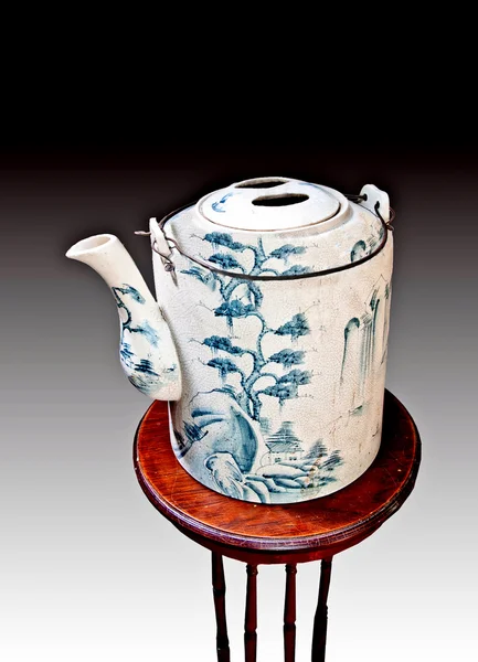 A kínai tea-pot, elszigetelt fehér background — Stock Fotó