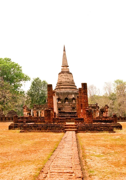 Si satchanalai tarihi park sukhothai adlı antik stupa — Stok fotoğraf