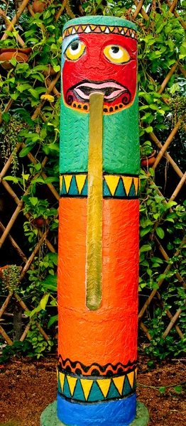 The Colorful of totem pole — Stock Photo, Image