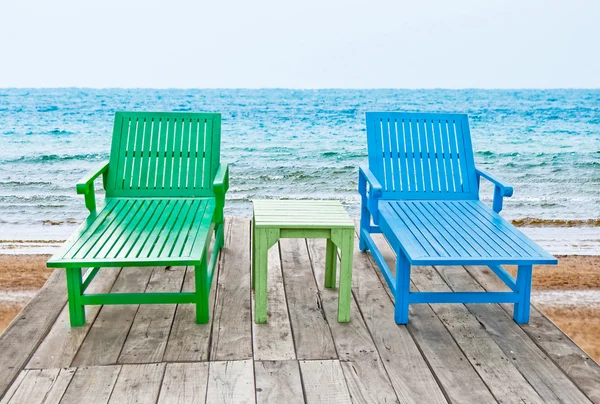Il colore della sedia lunga sulla spiaggia — Foto Stock