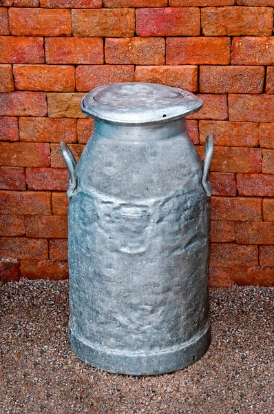 The Old milk can on cow farm — Stock Photo, Image