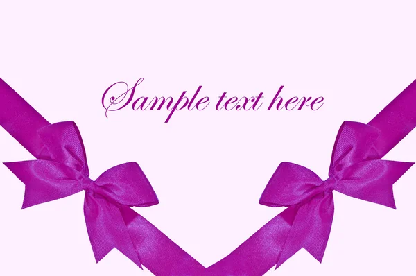 孤立在白色背景上的紫色丝带 — 图库照片