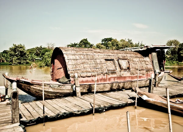 O barco Vintage de estilo tailandês nativo — Fotografia de Stock