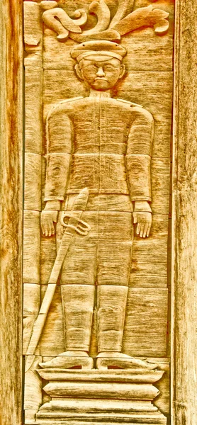 Drewno rzeźba soilder rodzimych stylu tajskim — Zdjęcie stockowe
