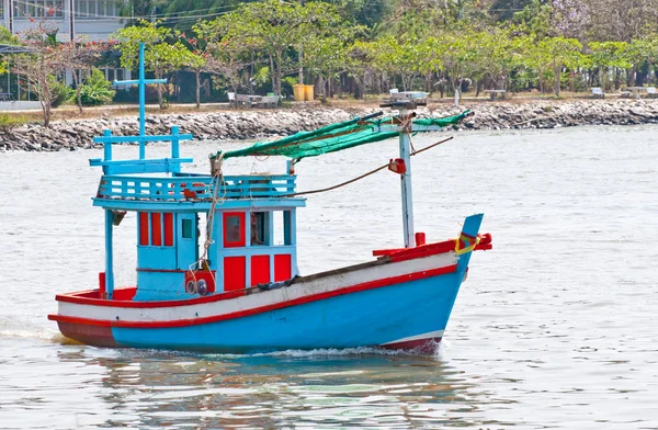 Лодка рыбака — стоковое фото