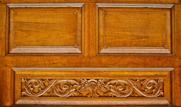 ネイティブのタイ様式の彫刻の木材 — ストック写真