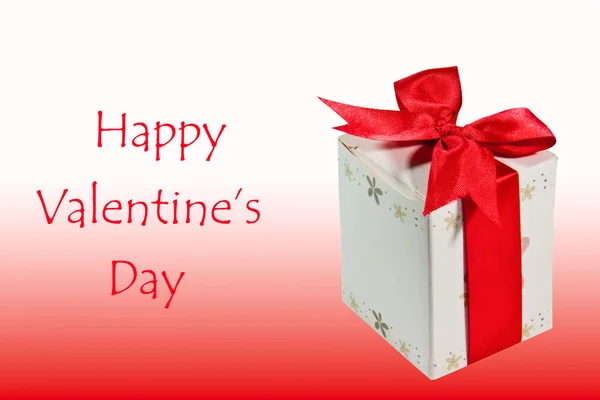 La caja de regalo para el día de San Valentín aislado fondo rosa y blanco —  Fotos de Stock