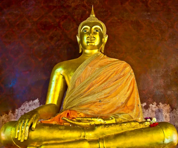 Lo status di Buddha di wat yai suwannaram nella provincia di petchburi, Thailandia — Foto Stock