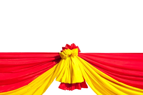 白の背景に分離した赤と黄色のリボン — ストック写真