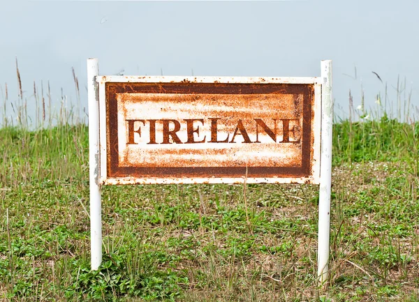 De markering firelane van de luchthaven — Stockfoto