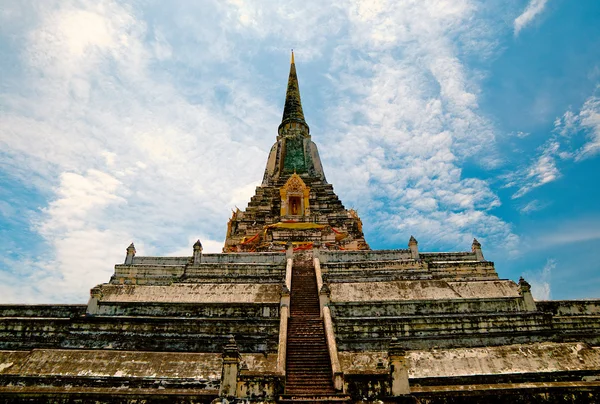 L'antica pagoda pu koh tong nella provincia di ayuttaya, Thailandia — Foto Stock
