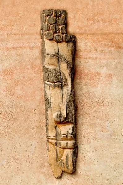 Σκάλισμα ξύλο της κατάστασης του Βούδα στο wall.this είναι παραδοσιακά και ge — Φωτογραφία Αρχείου