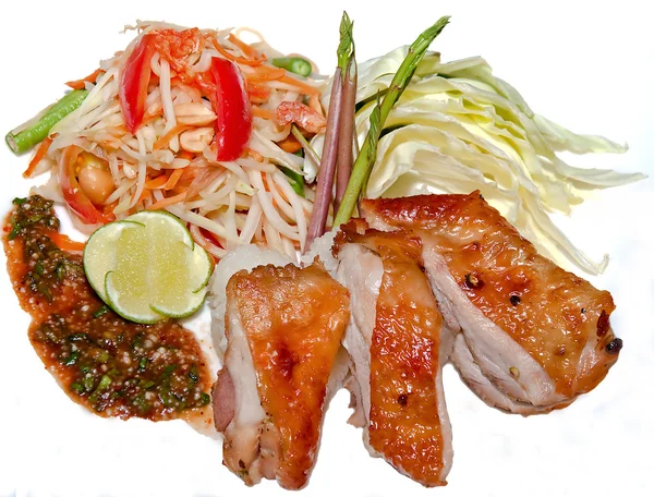Papaya Sallad med grilla kyckling — Stockfoto