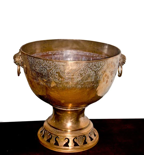 Старинная старинная медная чаша в тайском стиле — стоковое фото