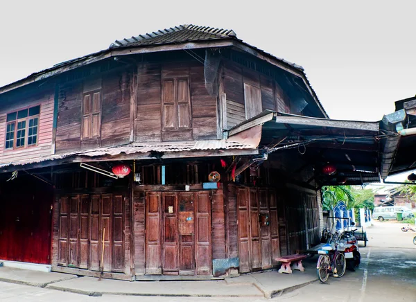 A casa de madeira vintage — Fotografia de Stock
